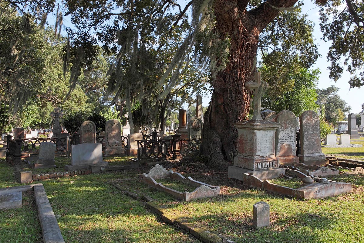 gravestones-magnolia-cemetery-charleston-0043