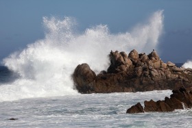 waves-hitting-rocks-pacific-grove-california-0420