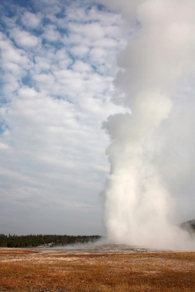 Old Faithful, Yellowstone National Park, Wyoming