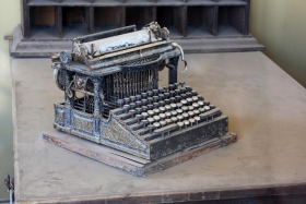 antique-typewriter-bodie-historic-park-0066