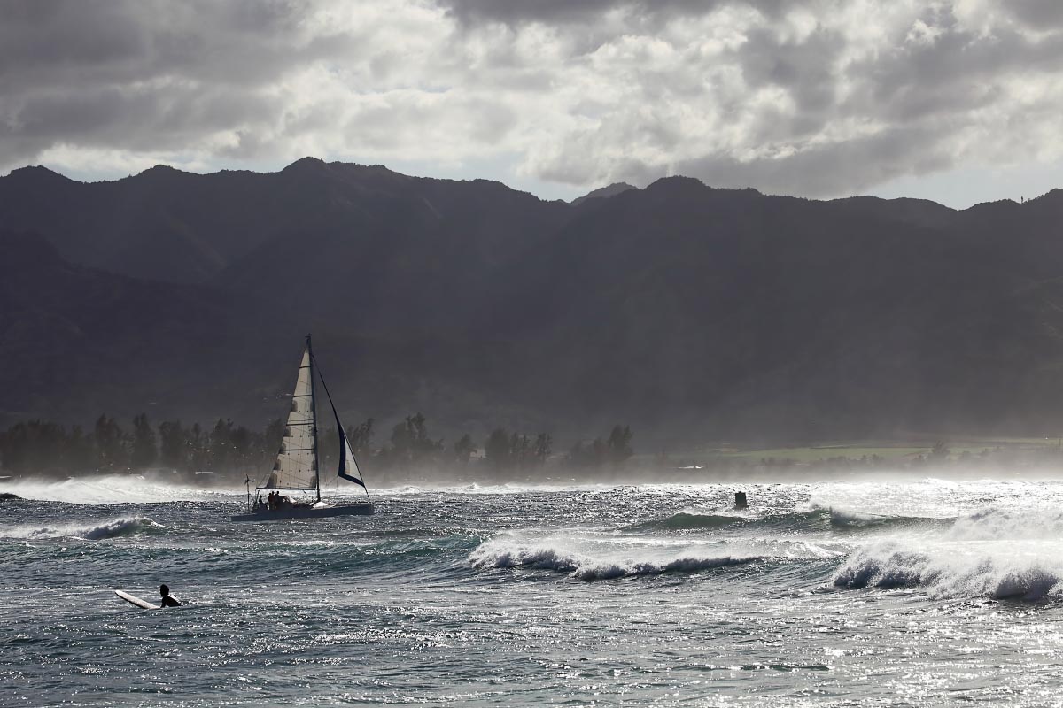 sailboat-puaena-point-park-oahu-hawaii-0657