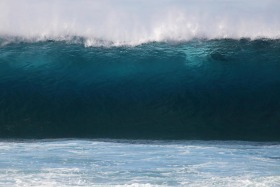 breaking-wave-bonzai-pipeline-north-shore-oahu-hawaii-0653