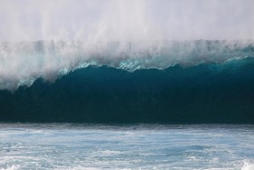 breaking-wave-bonzai-pipeline-north-shore-oahu-hawaii-0654