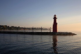lighthouse-algoma-pierhead-sunrise-great-lakes-wisconsin-0186