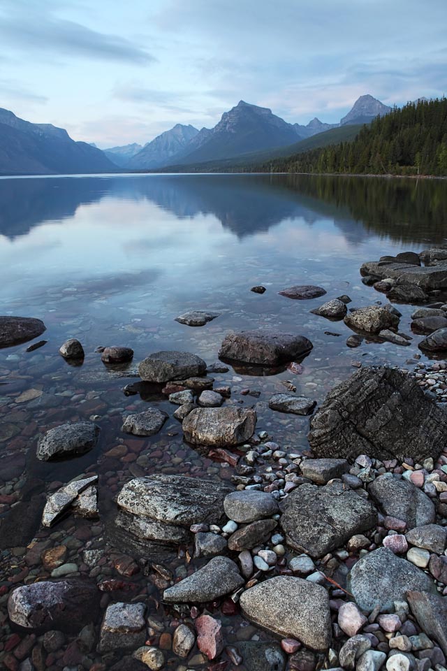 rocky-shoreline-sunset-lake-mcdonald-glacier-0498