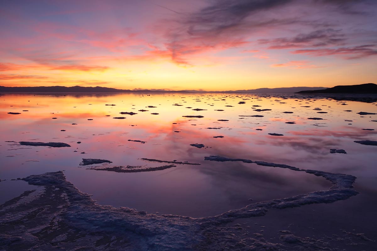 great-salt-lake-sunset-salt-covered-rocks-rozel-point-0253