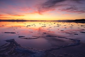 great-salt-lake-sunset-salt-covered-rocks-rozel-point-0253